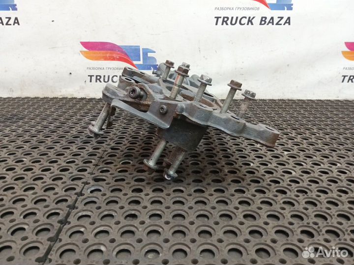 Кронштейн буксировочный левый Daf XF106