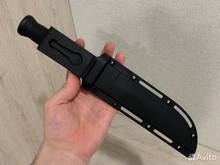 Нож с фиксированным клинком