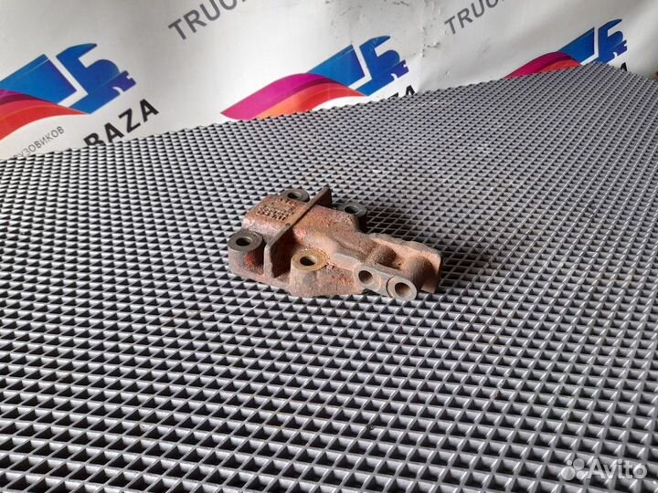 Кронштейн двигателя задний правый Iveco EuroTech