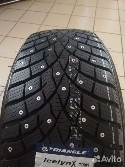 Triangle IcelynX TI501 215/55 R17 98T