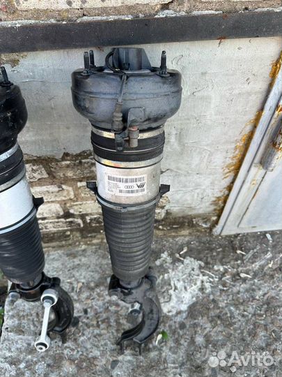 Пневмостойка передняя левая Audi A6 4G/C7 2013