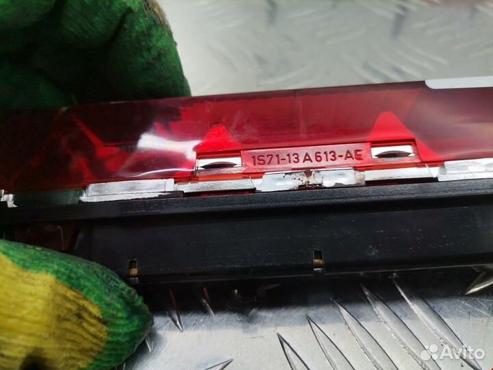 Стоп-сигнал Ford Focus 2 2006 1S7113A613AE