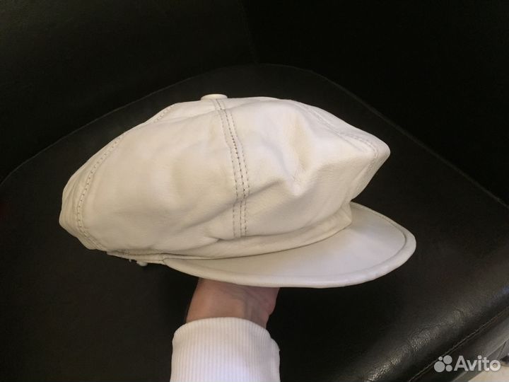 Женская кожаная кепка