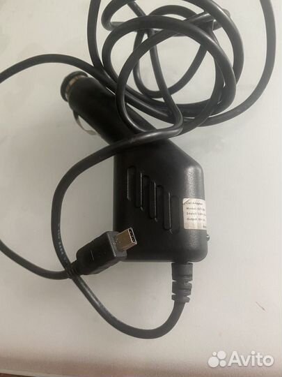 Зарядное устройство в авто