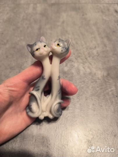 Статуэтка кошечки для Гули