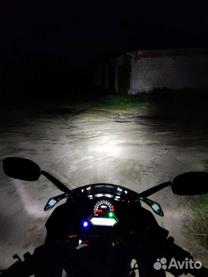 Мотоцикл рейсер