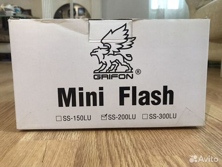 Вспышка студийная