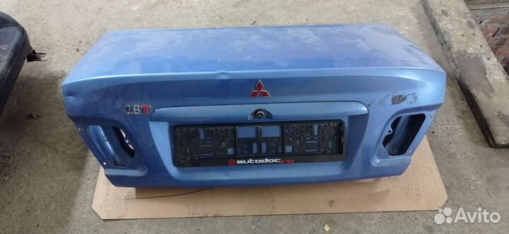 Крышка багажника митсубиси каризма