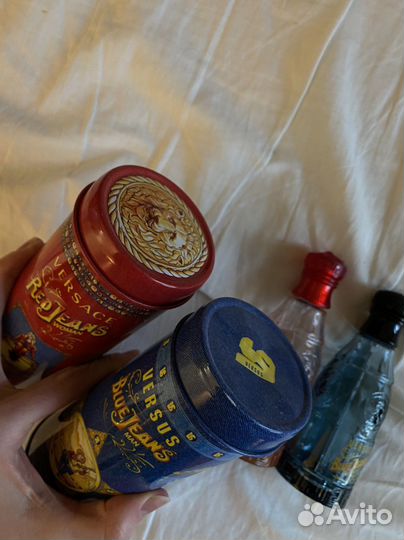 Флаконы и коробочки Versace blue jeans, red jeans