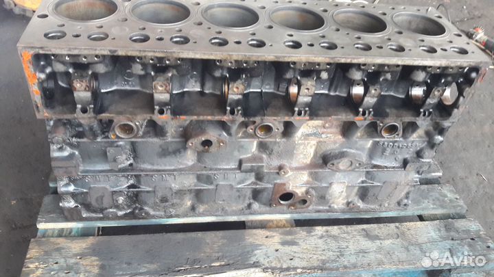 Блок двигателя Рено Премиум dci 420