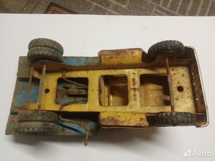 Машинка металлическая СССР Волгарь