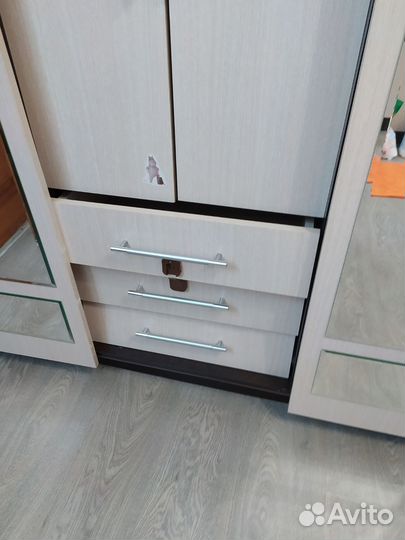 Продам шкаф, очень вместительный, самовывоз