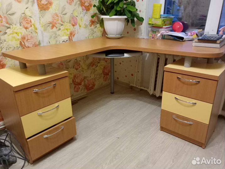 Письменный стол для школьника бу