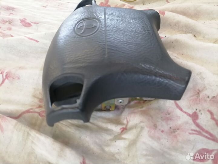 Подушка безопасности в руль Toyota Corolla E100