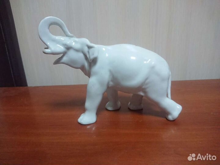 Статуэтка слон