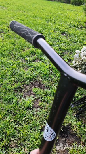 Продам самокат трюковой tech team