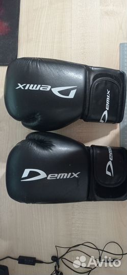 Боксерские перчатки 10 oz