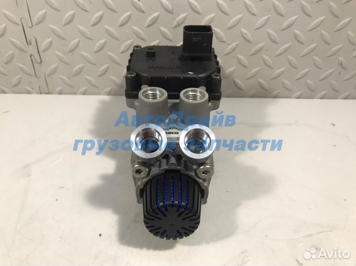 Кран главный тормозной kамаз 5490 4800030530