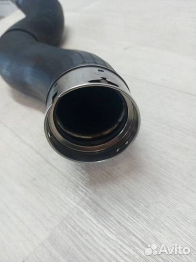 Патрубок интеркулера левый BMW 5 G30/G31 G30