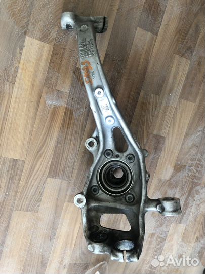 Кулак поворотный audi a5 передний левый
