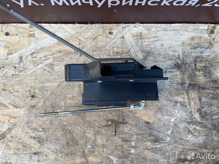 Замок двери задний правый Renault Sandero Stepway