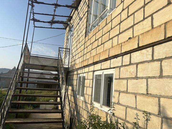 Дом 100 м² на участке 7 га