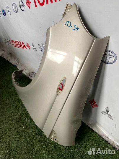 Крыло переднее левое Toyota Vitz NCP10