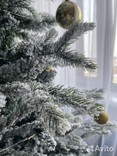 Елка искусственная 210 см литая