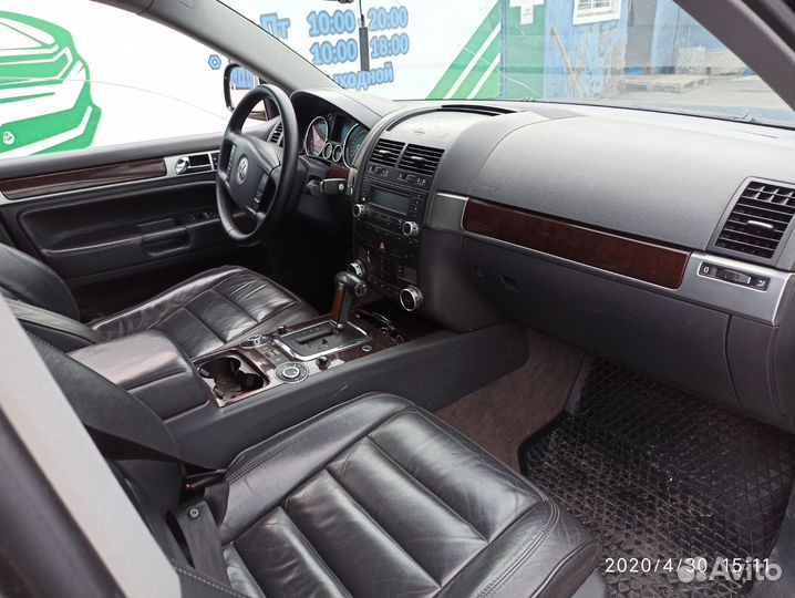 Молдинг правый Volkswagen Touareg 2004 Отличное со