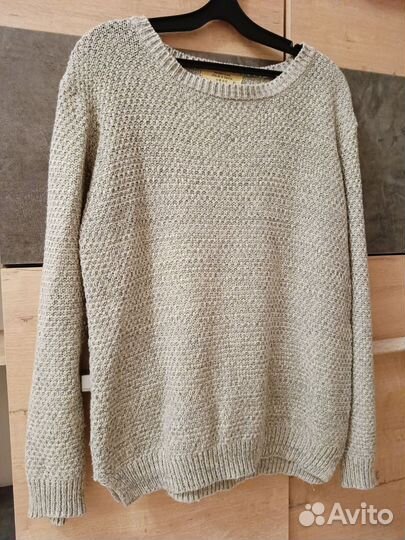 Свитер