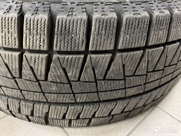 Bridgestone Blizzak Ice 235/50 R18 97S