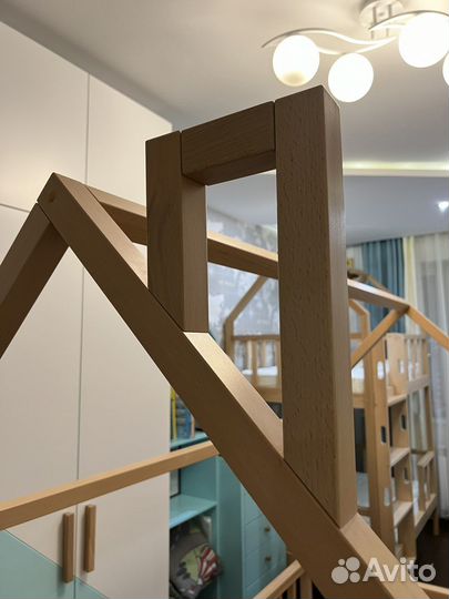 Детская кроватка-домик из бука