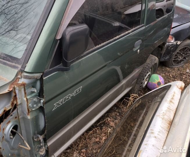 Двери Митсубиси Паджеро Мини 2002