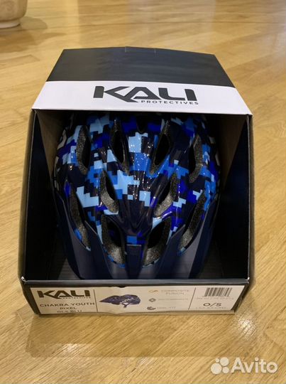 Шлем детский kali chakra youth Pixel Blu kali