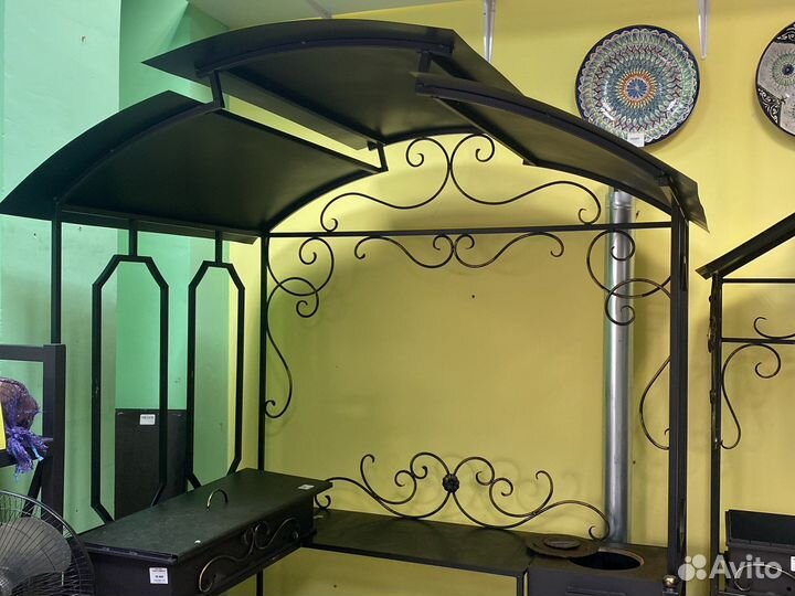 Мангал с печью под казан и крышей