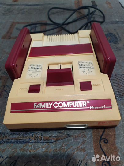 Famicom AV Mod и картридж с вашими играми