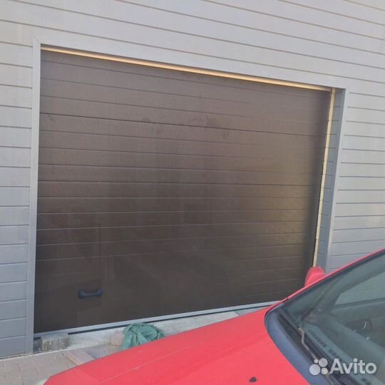 Подъемно-секционные ворота