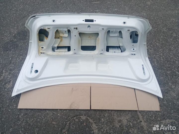 Крышка багажника volkswagen polo