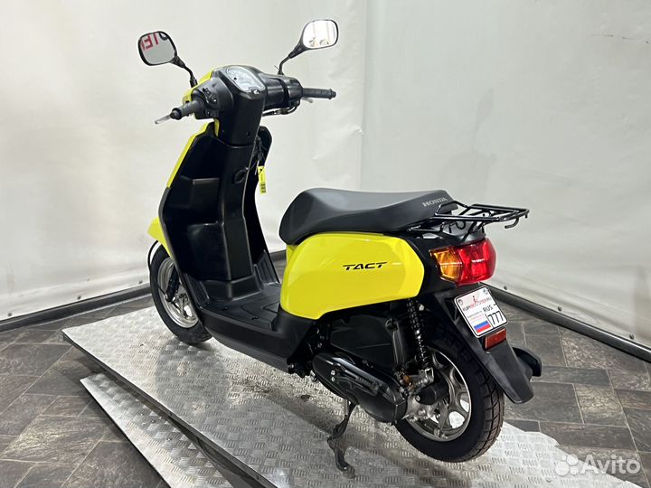 Скутер Honda Tact