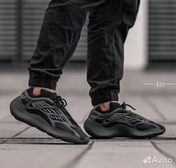 Кроссовки adidas yeezy boost 700