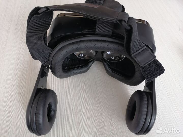 Очки виртуальной реальности для телефона