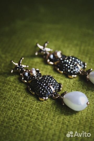 Серьги beetles