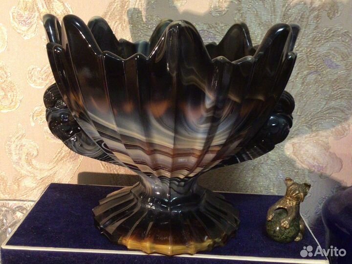 Старинная ваза в стиле Арт — Деко