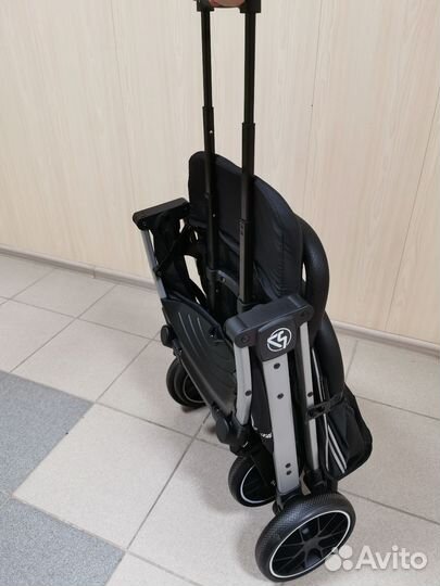 Прогулочная коляска Luxmom T9 новая