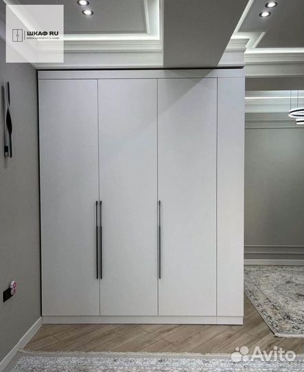 Распашной шкаф