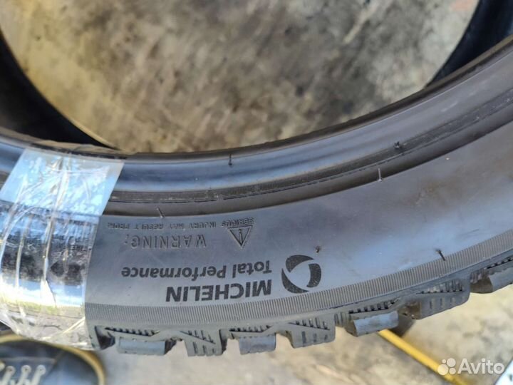 Michelin X-Ice North 4 SUV 275/40 R21 107T