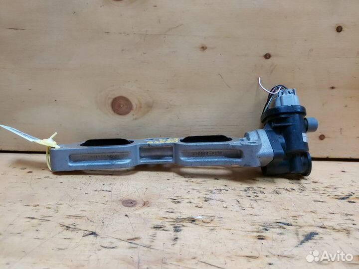 Дроссельная заслонка прав. subaru forester