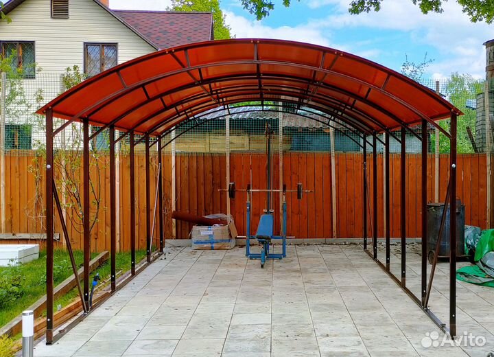 Навес для автомобиля из поликарбоната