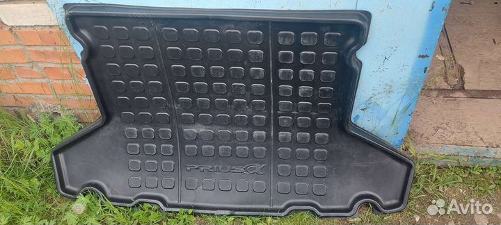 Коврик в багажник тоета приус альфа