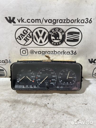 Панель, щиток приборов VW Passat B3